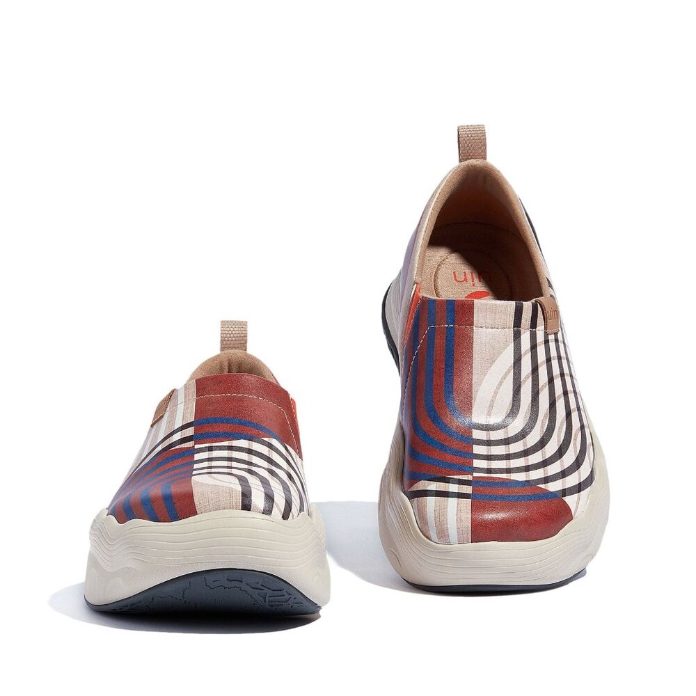 UIN womens Shoes Anerican size 10, EU size 42 College Track